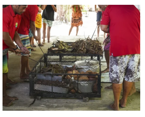 Locals cook fresh, delicious meals in an ahima’a